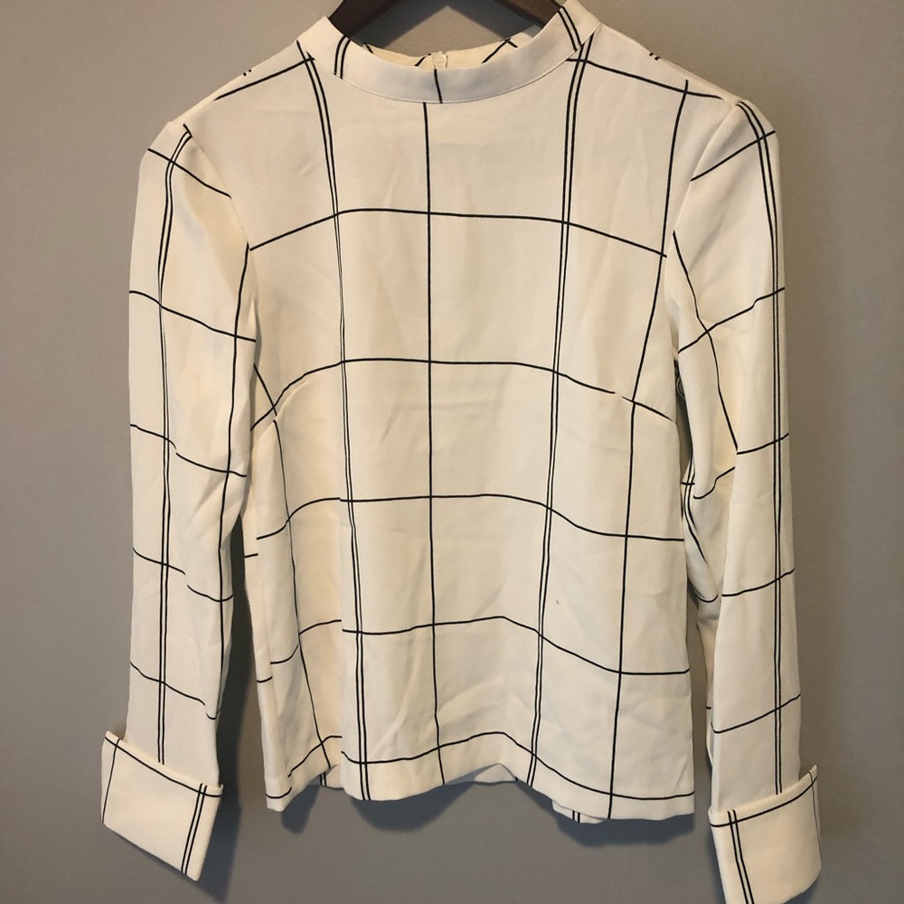 New w/out tags, H&M Blouse with Cuffed Sleeves